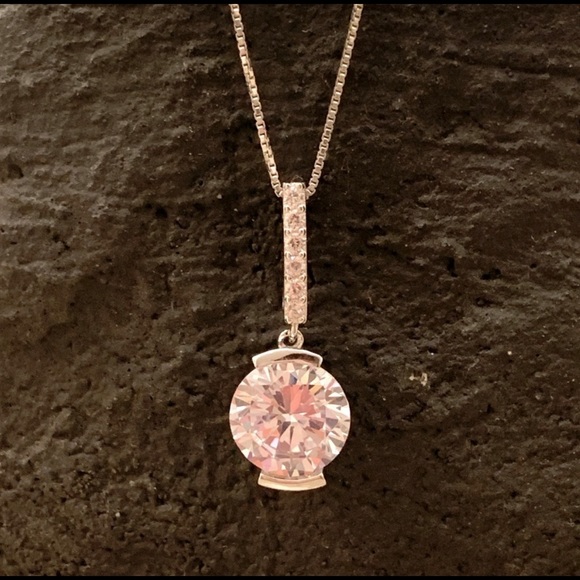 COPY - Solitaire Sterling Silver Crystal pendant with 925 Silver Italy chain. - Picture 3 of 6